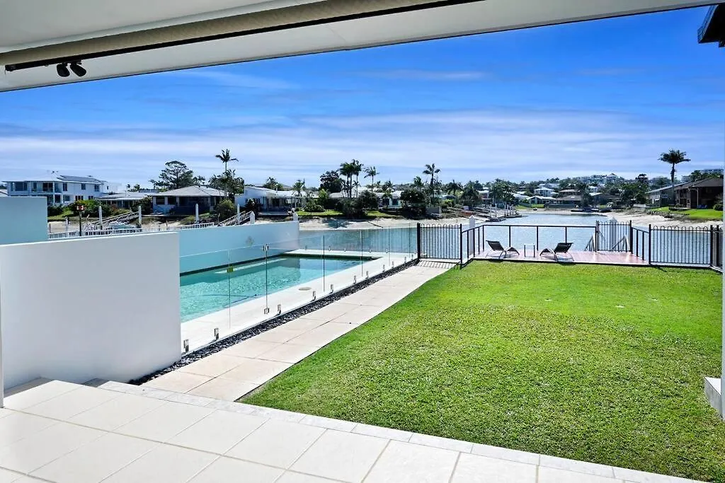 Mooloolaba Waterfront Luxury Villa Holiday home