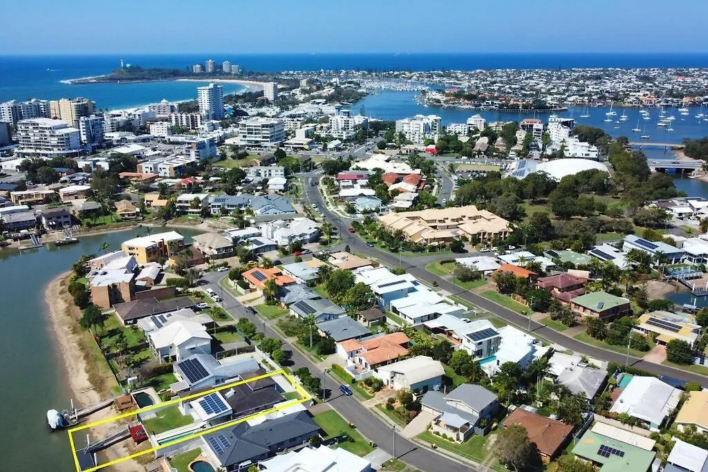 Holiday home Mooloolaba Waterfront Luxury Villa