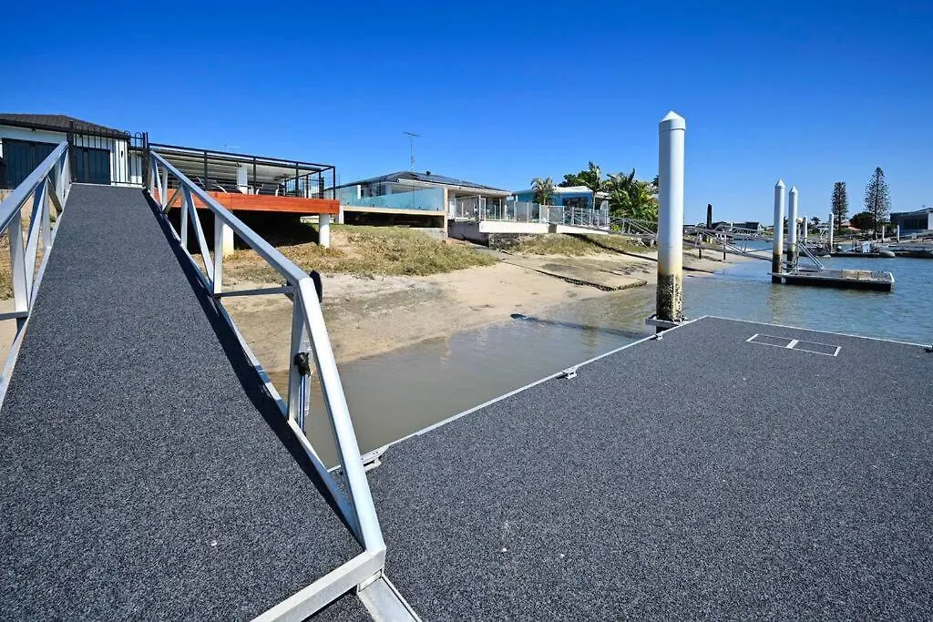 Holiday home Mooloolaba Waterfront Luxury Villa Australia