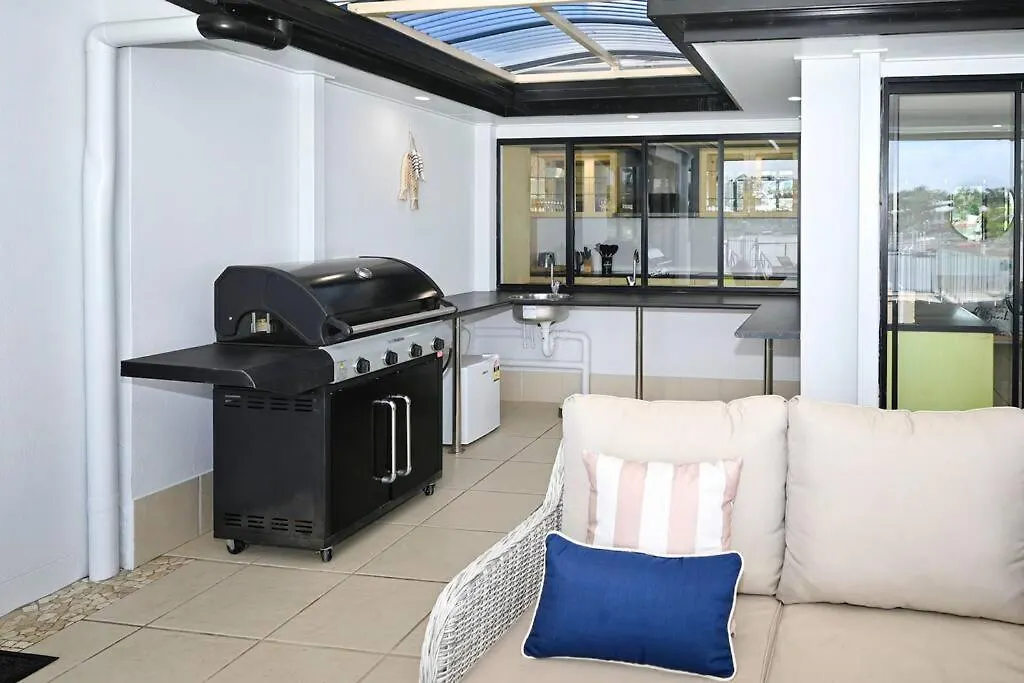 Mooloolaba Waterfront Luxury Villa Holiday home